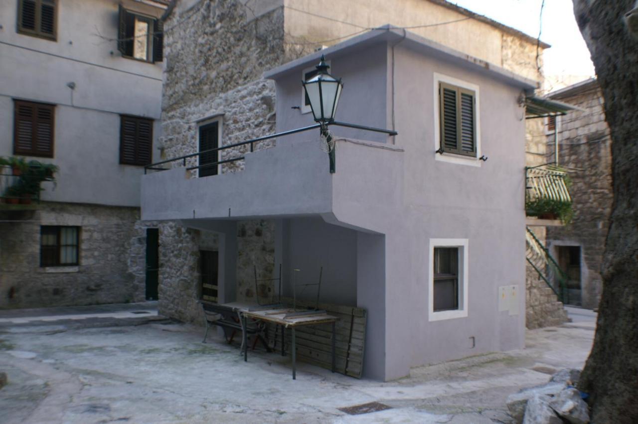 Apartments With A Parking Space Omis - 4327 Dış mekan fotoğraf
