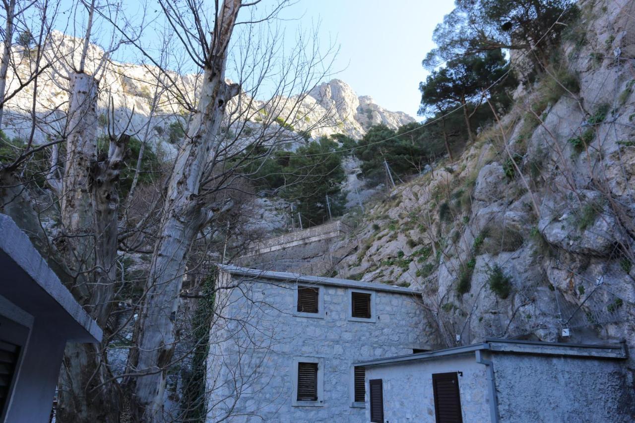 Apartments With A Parking Space Omis - 4327 Dış mekan fotoğraf