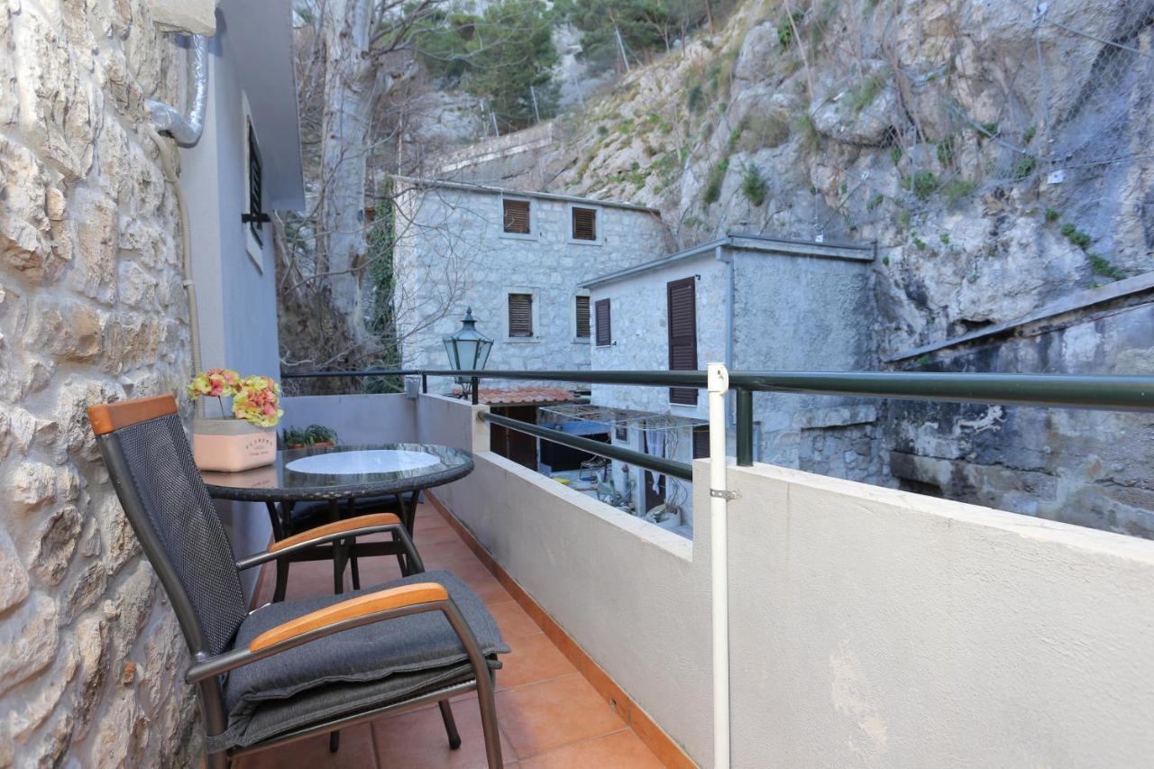 Apartments With A Parking Space Omis - 4327 Dış mekan fotoğraf